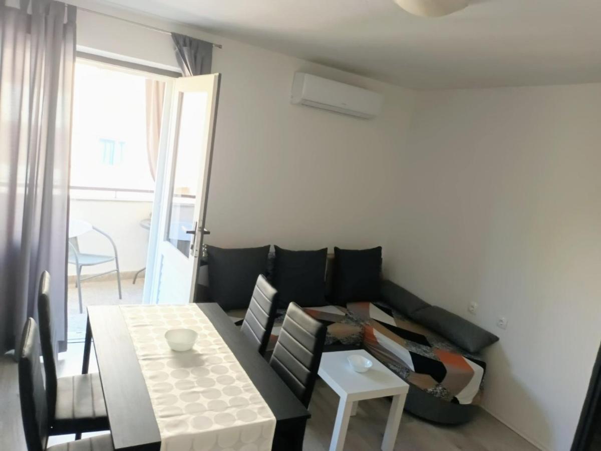 Apartment "None" Makarska Exterior foto